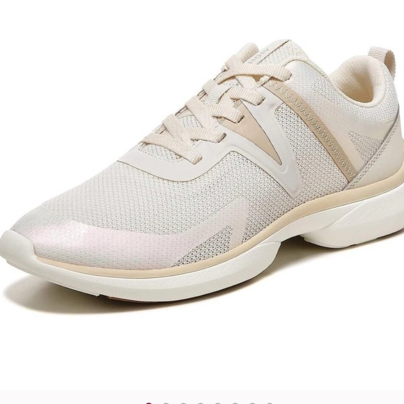 Vionic Leyo Sneakers 11 - Picture 9 of 9